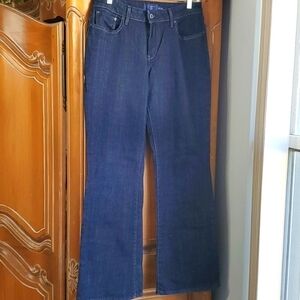 Levi's bold curve women's jean size 12/31  Great used condition Classic boot cut